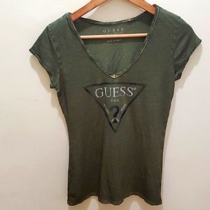 Guess V-neck distressed tee
